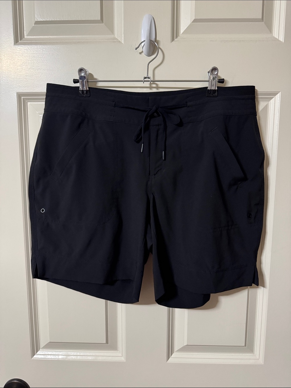 Athleta Women’s Black Hybrid Active Shorts
